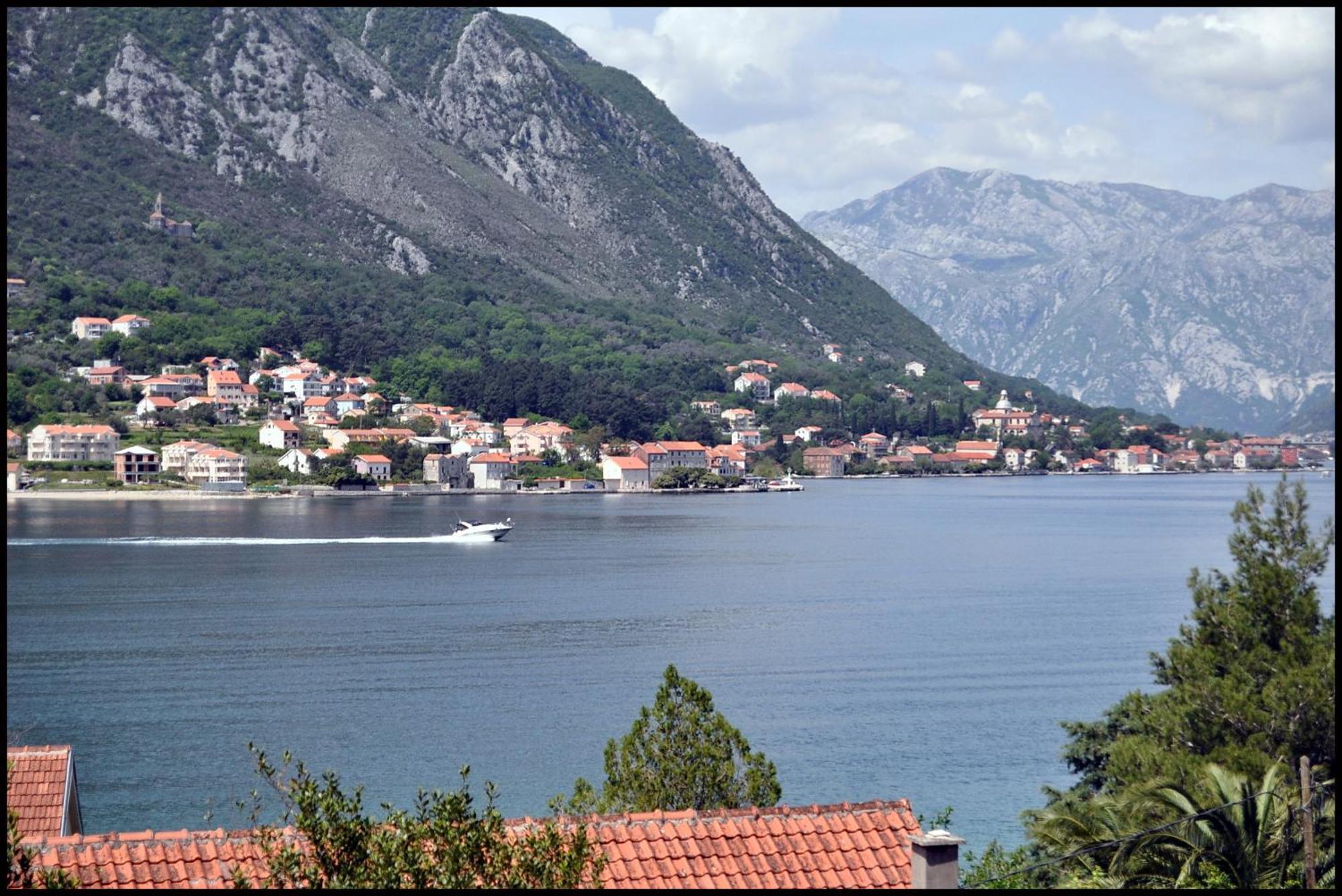 Apartments Jovanovic - Alkima Kotor Exteriör bild