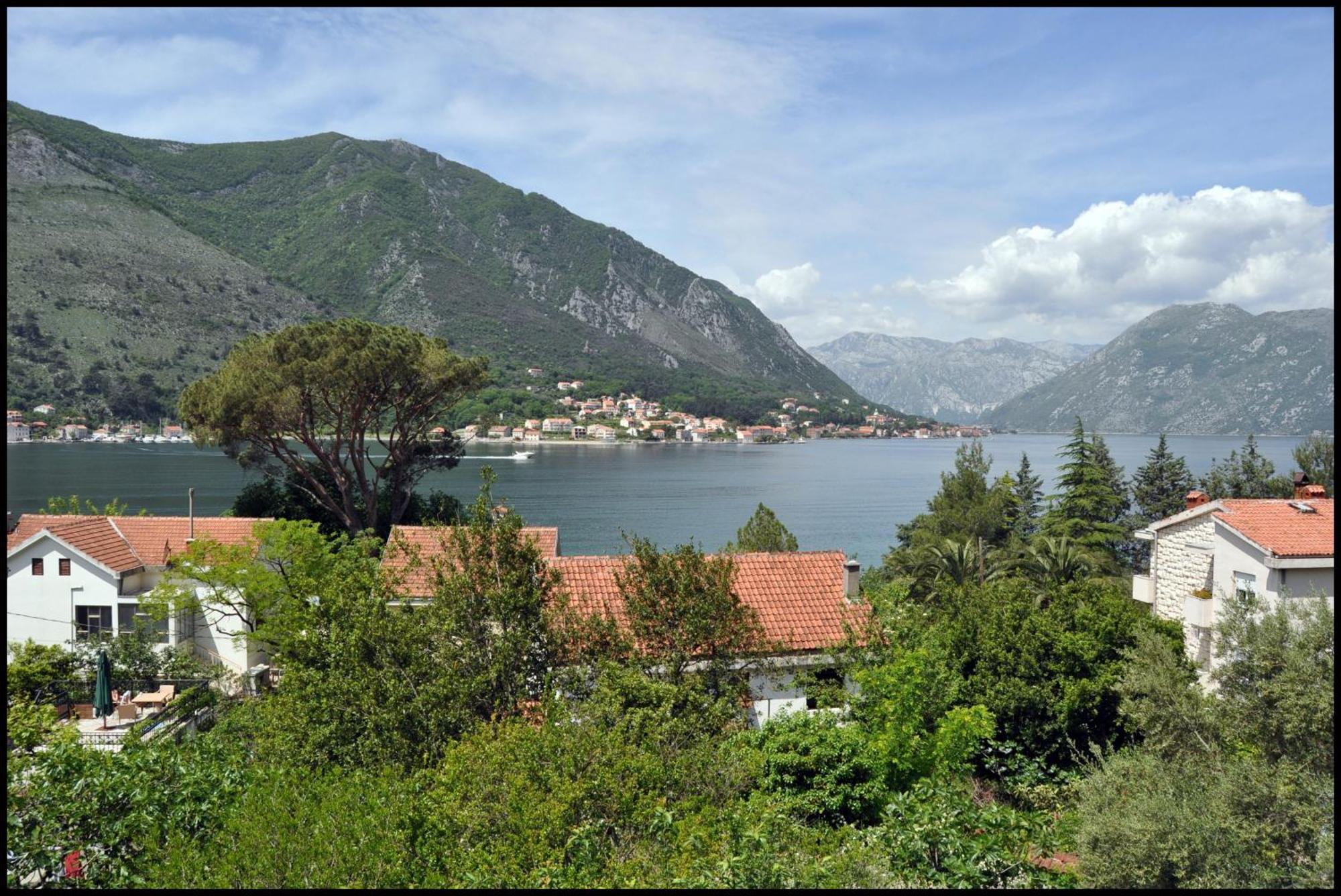 Apartments Jovanovic - Alkima Kotor Exteriör bild